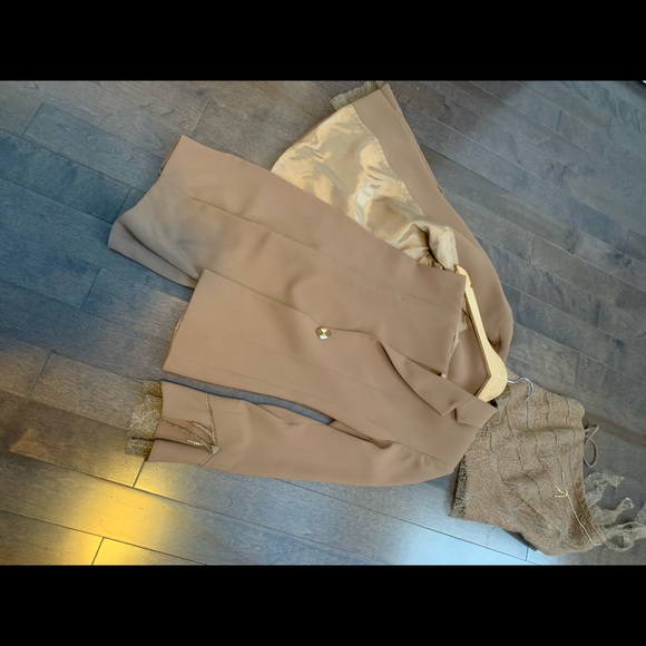 Beautiful 3 pieces. - Picture 9 of 10